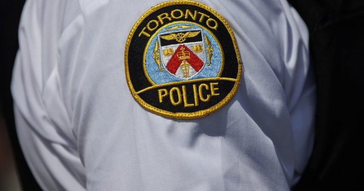 One dead after Saturday night shooting in Torontos west end: police [Video]