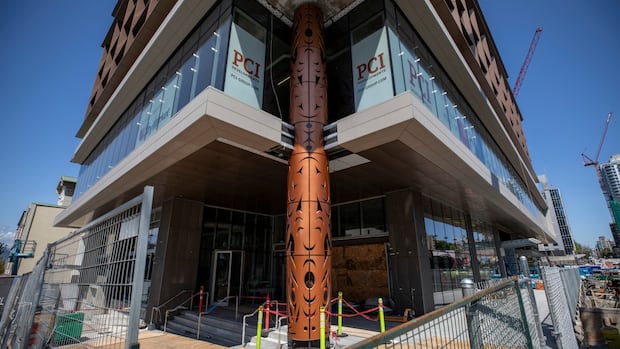 This 40-foot serpent sculpture in Vancouver is a reclamation of Squamish and Japanese art [Video]