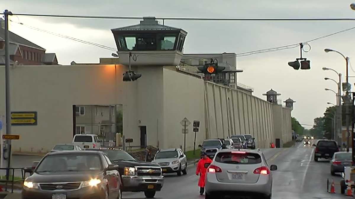 Two sheriffs during 2015 Dannemora prison break recall manhunt, aftermath [Video]
