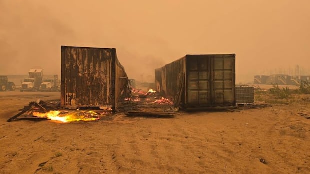 ‘I didn’t think I was gonna make it,’ says Brandon construction worker who survived northern Ontario wildfire [Video]