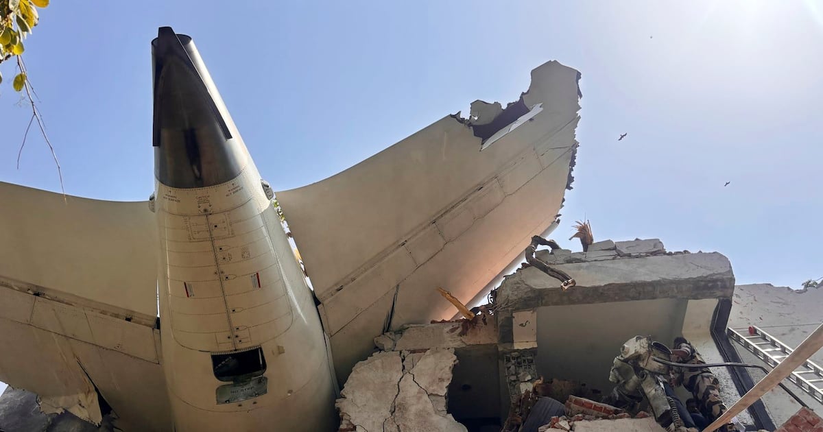 London-bound Air India flight with more than 240 aboard crashes after takeoff from Ahmedabad, India  WSOC TV [Video]