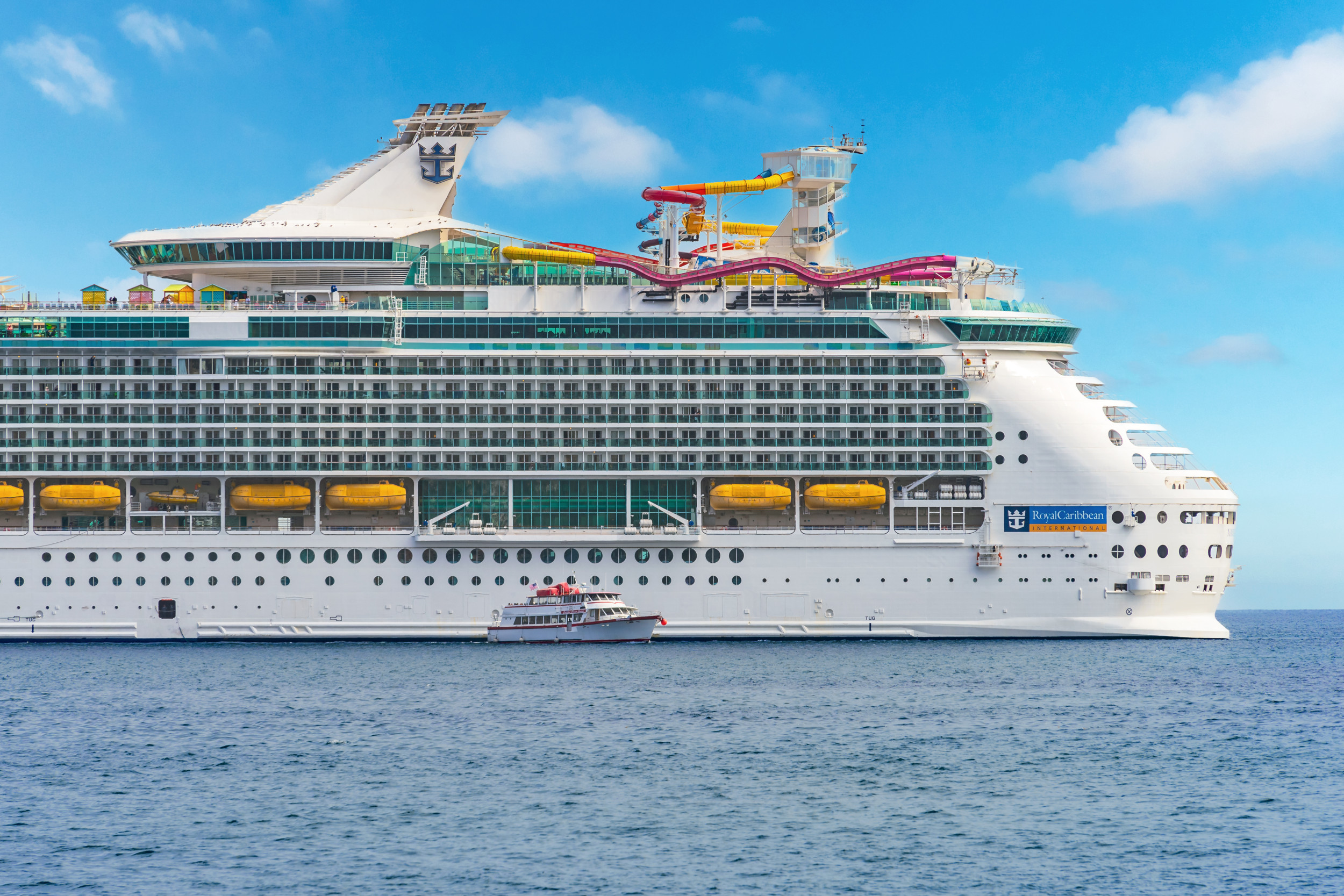 Chaos As Cruise Ship Window Shatters Raining Glass Onto Busy Pool Deck [Video]