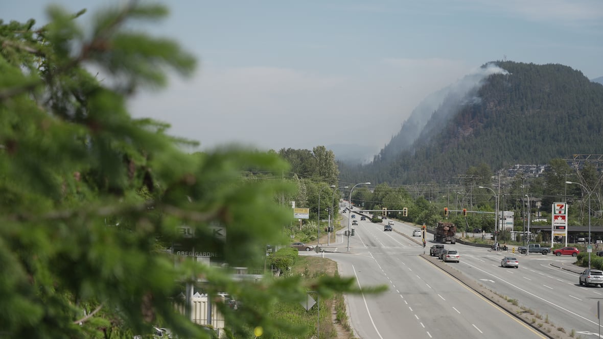 Squamish fire, Vancouver warning? | CBC.ca [Video]