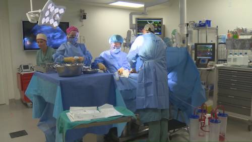 Health Matters: Canadians waiting longer for hip, knee replacements: CIHI report [Video]