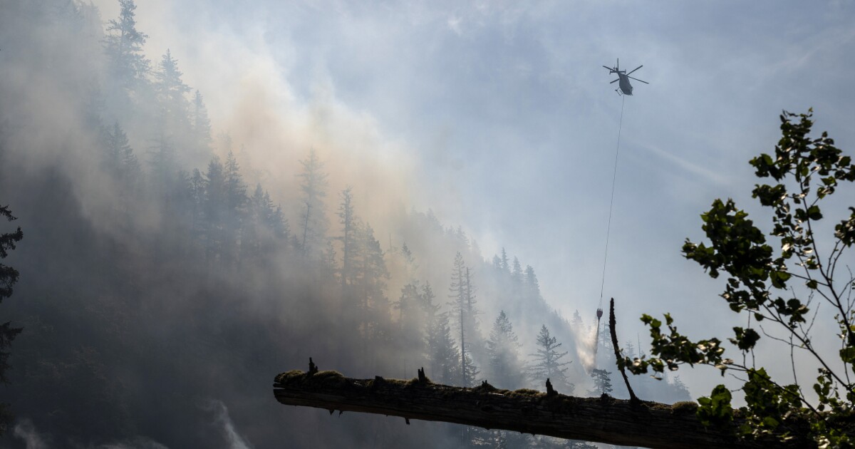 Colorado crews heads to Canada Friday to assist in Saskatchewan wildfire fight [Video]