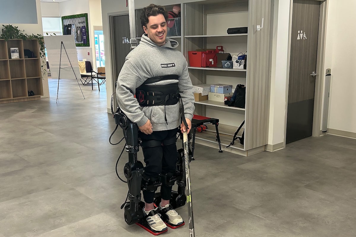 I forgot how tall I was: Former Humboldt Bronco Ryan Straschnitzki walks using exoskeleton [Video]