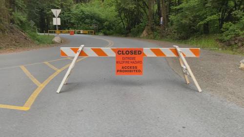 Cooler temperatures help Squamish fire fight, Alice Lake campground evacuated [Video]