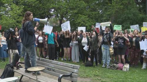 Toronto students plan walkout over changes to school leadership [Video]